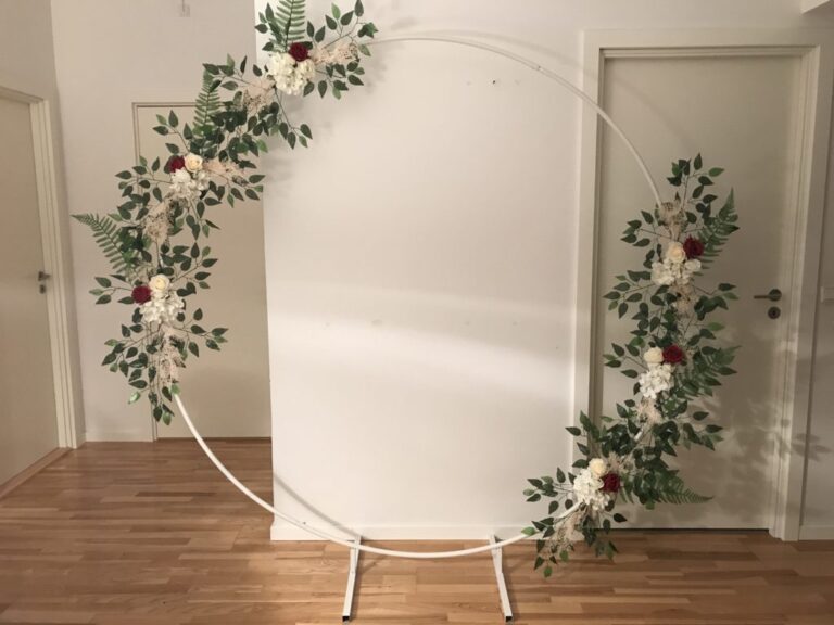 this is a circle with flowers around it