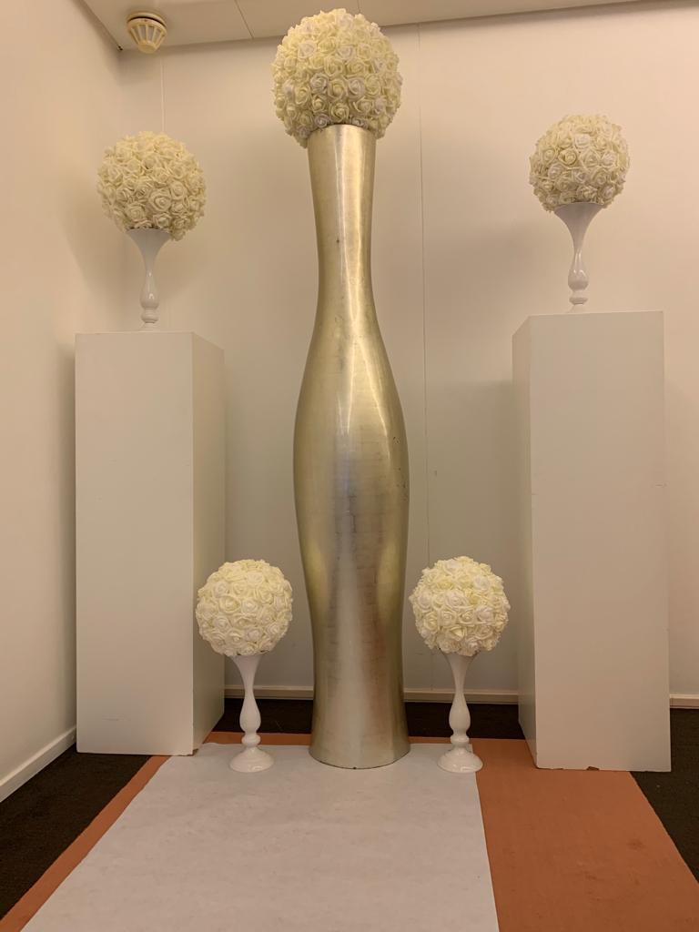 Blomster dekorationer til bryllup